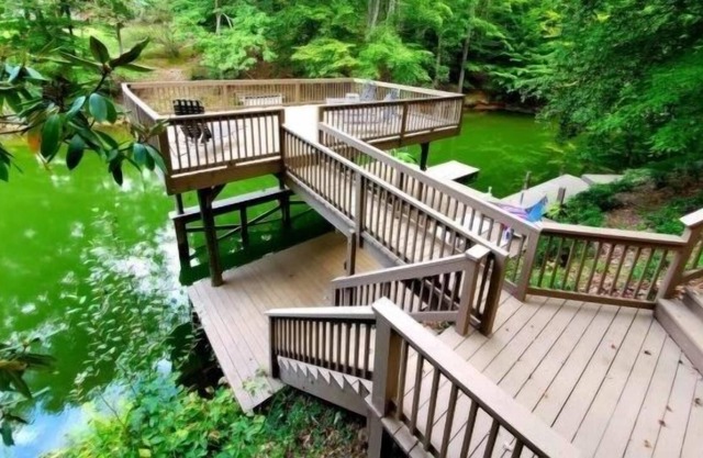 Beechwood: Kayak, Cozy home with Huge Dock, foosball, firepit, wifi