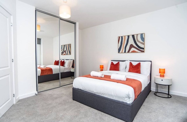 Belgrave Village | Central Apartment