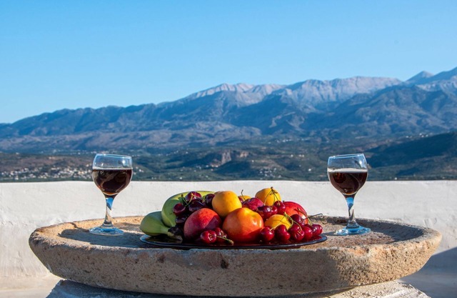 Bella-Maria at Aptera with mountain and sea view!