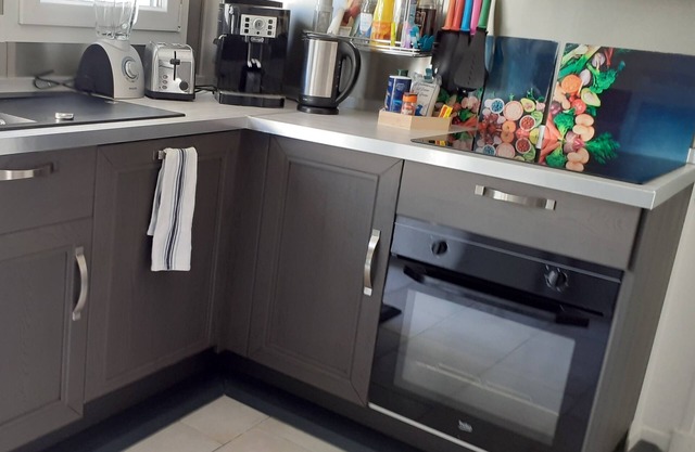 Belle Villa Claire et Spacieuse Avec Piscine Chauffée et Sécurisée