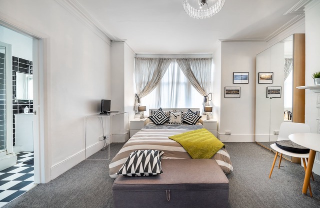 Belsize Park spacious Studio flat