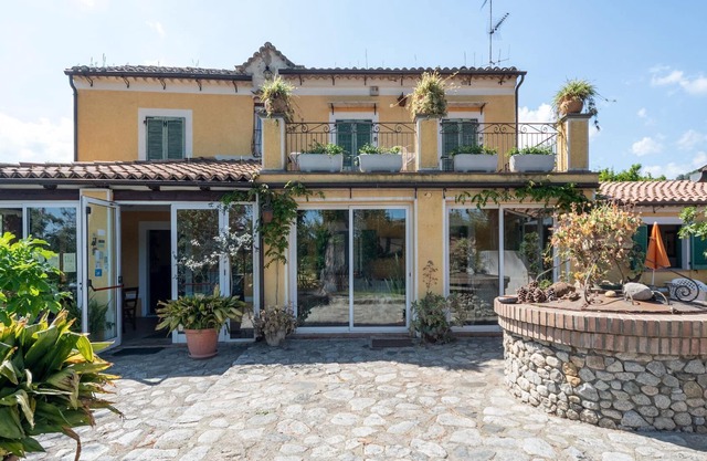 Belvilla by OYO Torre Zunivu