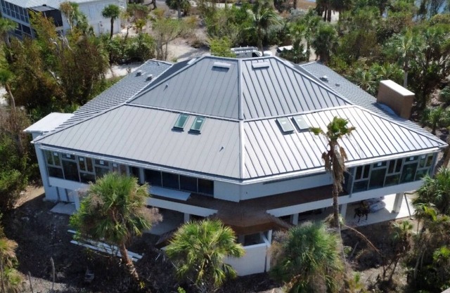 Bentley Beach House: Gorgeous Custom Built Home!