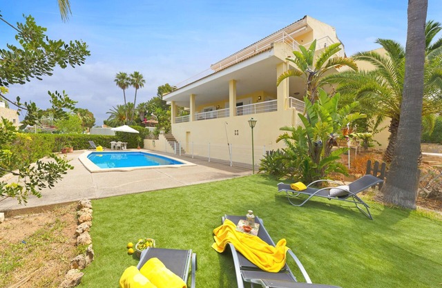 BeOnHolidays Villa Berry