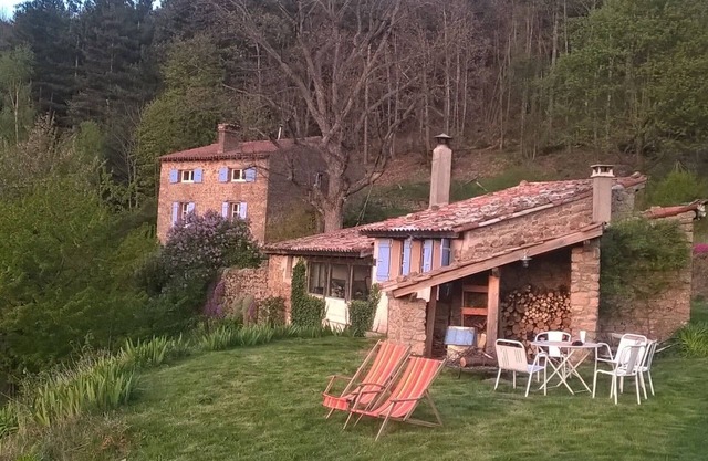 Bergerie Rustique, Vue, Brasero et Four à Pain