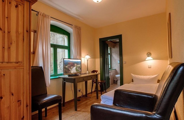 Berghaus Rauschenstein: Single room (half board) - Bio- & Nationalparkrefugium Schmilka