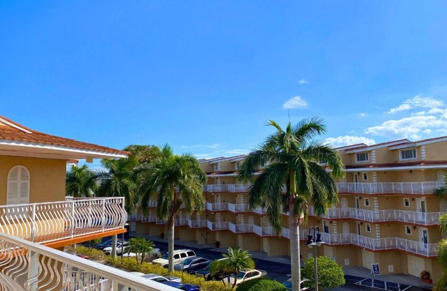 Beso Del Sol Resort