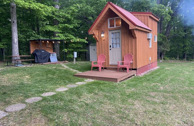 Best Deal! TINY CABIN 5 STAR Clean- French Lick, IN -Private with VIEWS!