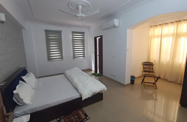 Best homestay in 706, Vrindavan sector 6c, Lucknow, Uttar Pradesh with professional service