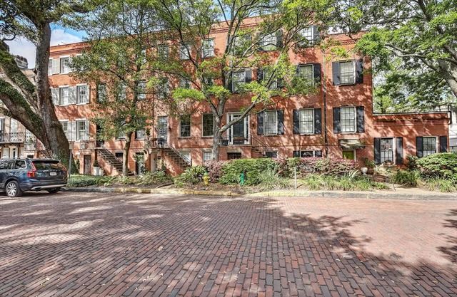 Best Location Period! Luxury On Renowned Jones St In Heart Of Historic District!