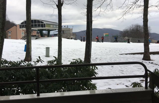 Best True "Ski-In, Ski-Out" 2 Bedroom Condo at Wintergreen, Beautiful, like new.