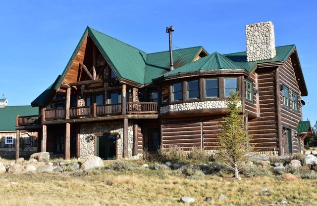 Best Views in Park County! Ski at Breck!