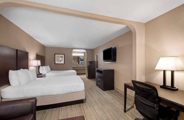 Best Western Cedar Inn