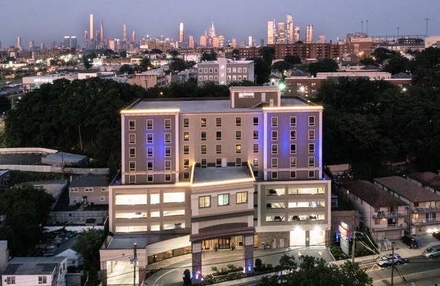 Best Western Premier NYC Gateway Hotel