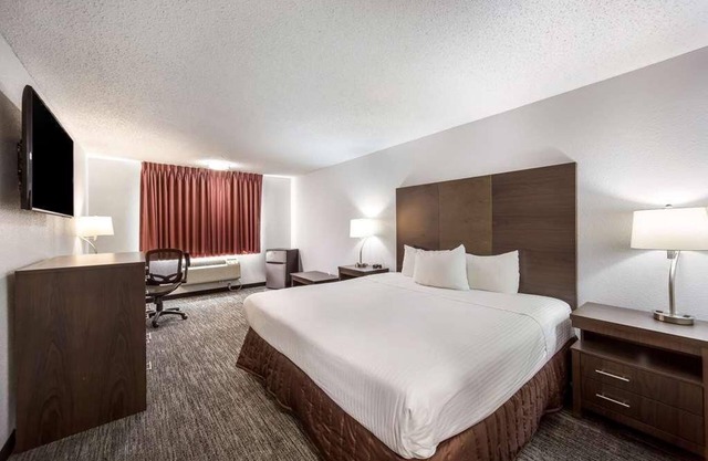 Better Choice For Your Vacation! Accessible Location and Spacious Unit Awaits