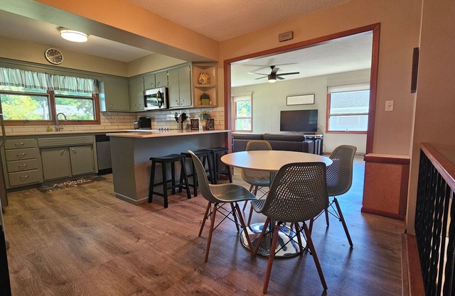 ☆Betty’s Bungalow: Retro Redesign on the bus line☆