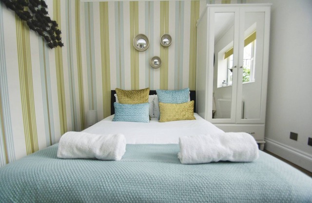 Between Piers Central by Brighton Holiday Lets