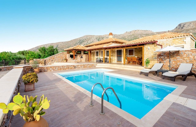 BH148 - R - Villa Xerokampos