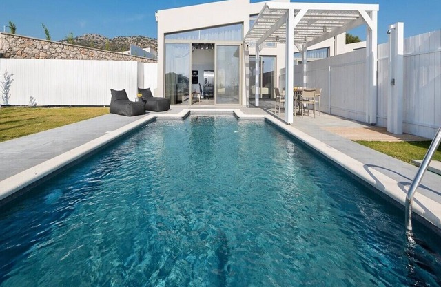 BH905 - C - Villa Rhodes