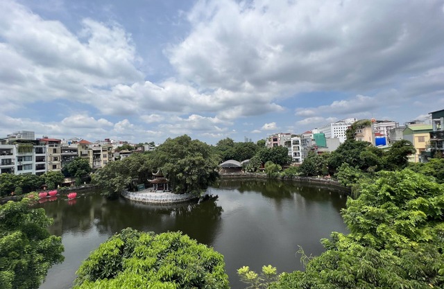 Bhome Văn Miếu studio with stunning lake view