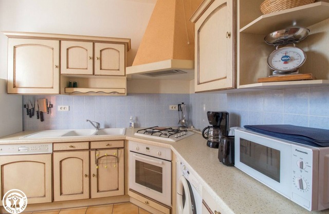 Bialloux n4 - GOUTTIERES