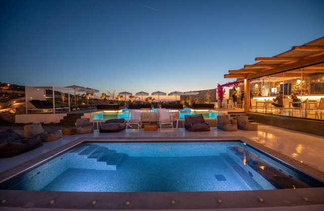 Bianco a Nero Mykonos