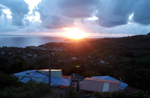 BIENVENUE AU SOLEIL LEVANT assier entrée morne savon ,le lorrain