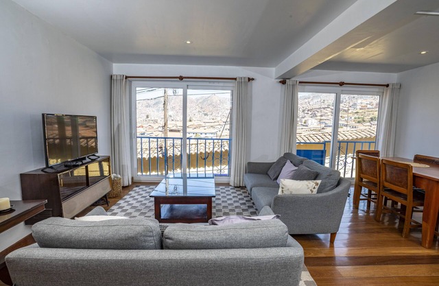 Big and Nice Apt. 01 block from Main Square