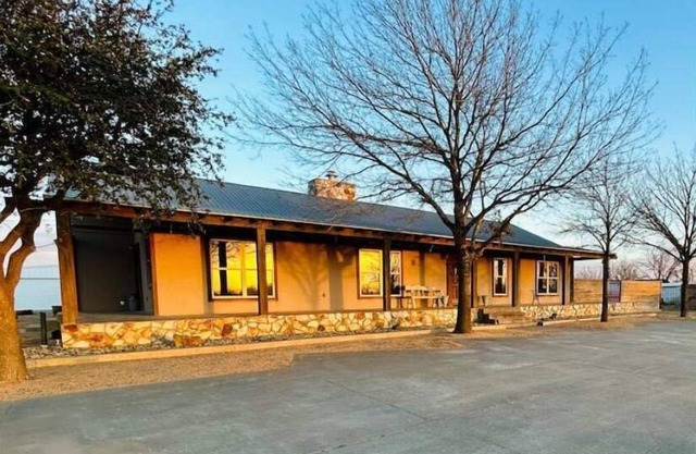 Big Country Rustic Retreat 16 +