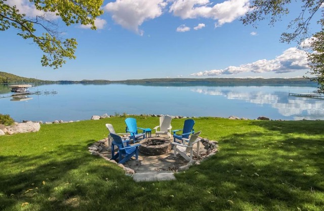 Big Glen Lakefront in Glen Arbor