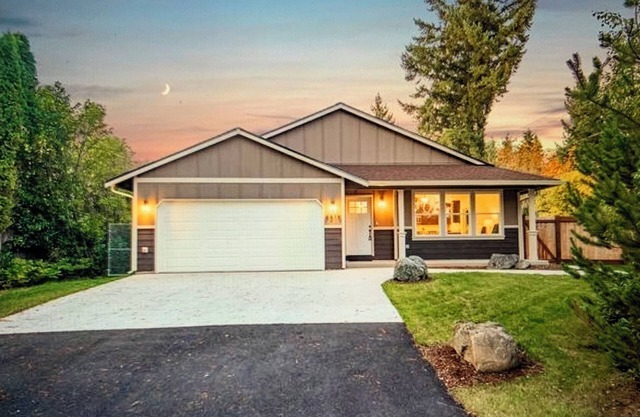 Bigger than it looks! Newer 3 bedroom & 2 bath Rambler @ nature & conveniences