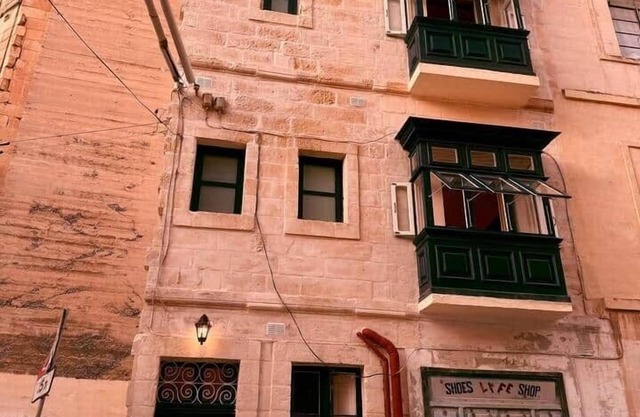 Birgu Square House By Holi