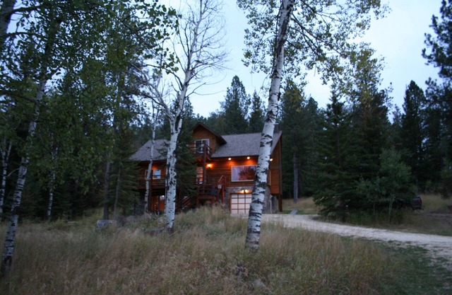 Black Hills Diamond Dale Vacation Log Home Cabin