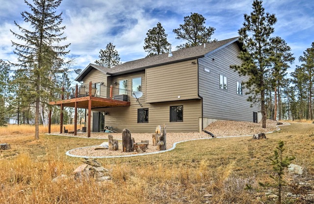 Black Hills Getaway w/Deck - Near Hiking Trails!