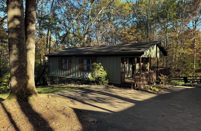 Bledsoe Bungalow -Green Acres