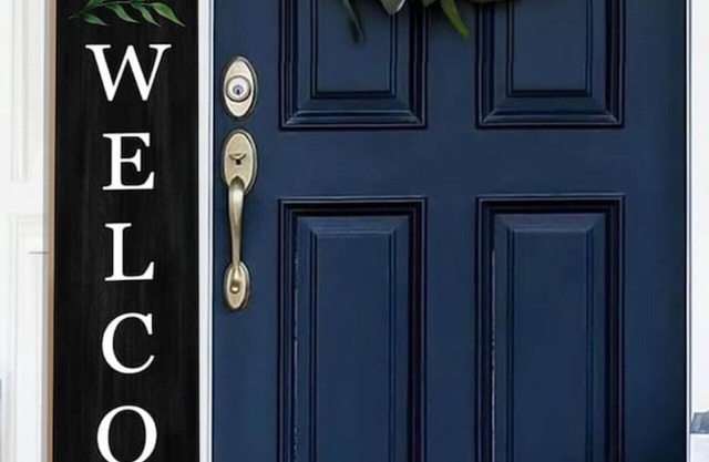 Blue Door Retreat: Home Near Downtown