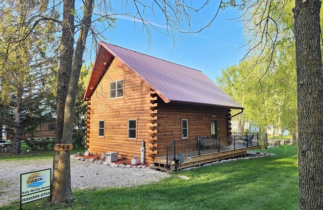 Blue Heron Lodge,Wolf River, Partridge Lake Channel Fremont Wisconsin