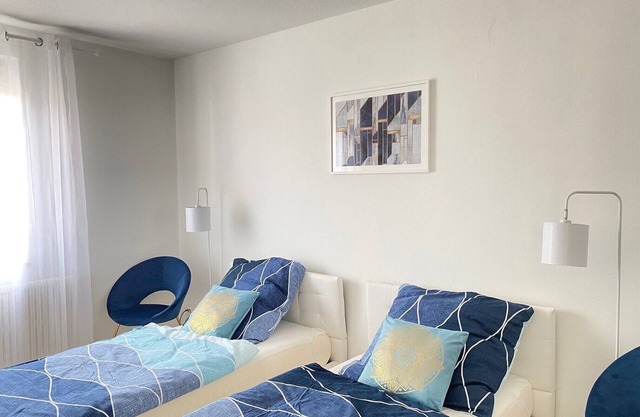 Blue Island next to Duisburg Hbf