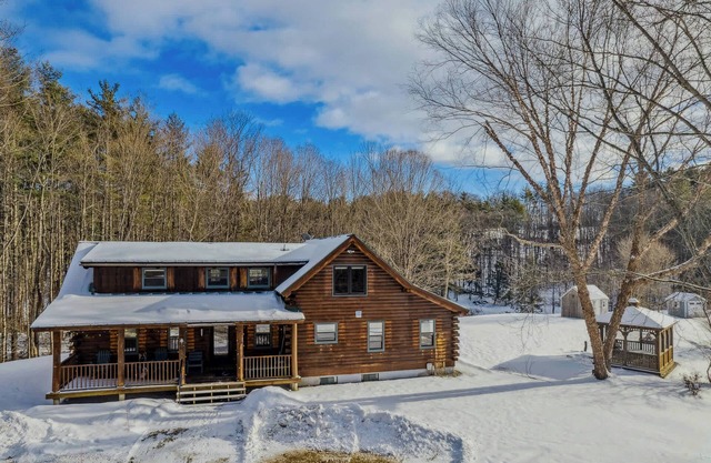 Blue & Sonny Hollow: Modern Cabin Firepit & Trails