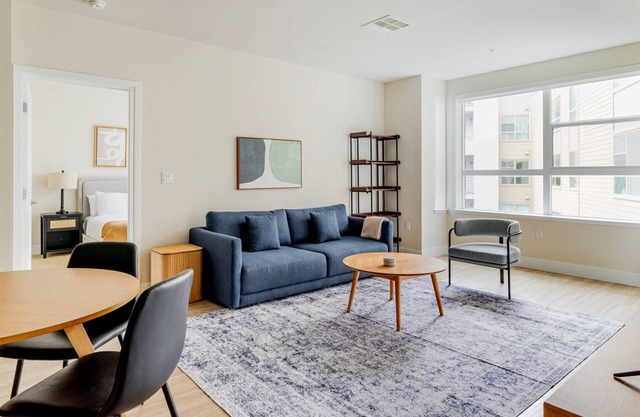 Blueground | Centennial, pool & AC, nr square