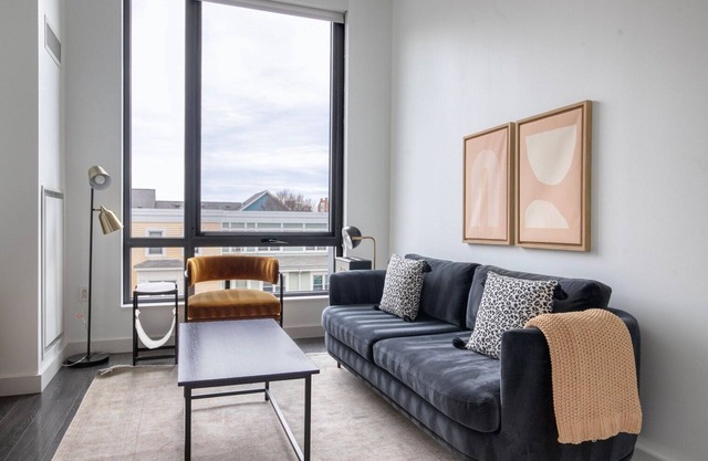 Blueground | Central-Maverick Square, pool, nr Boston Harbor