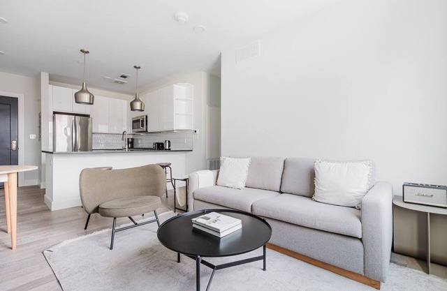 Blueground | East Boston 2bd apartment