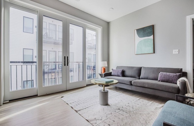 Blueground | East Boston, AC, balcony, nr park