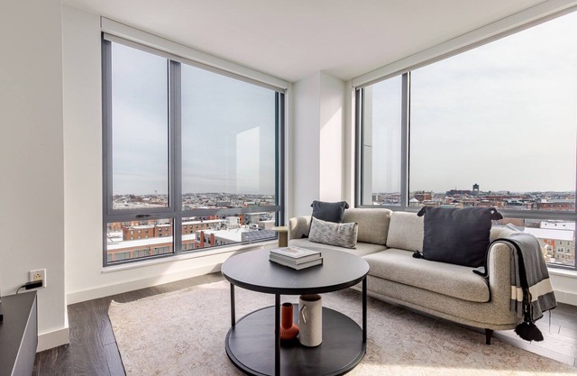 Blueground | East Boston, art & pool, nr parks