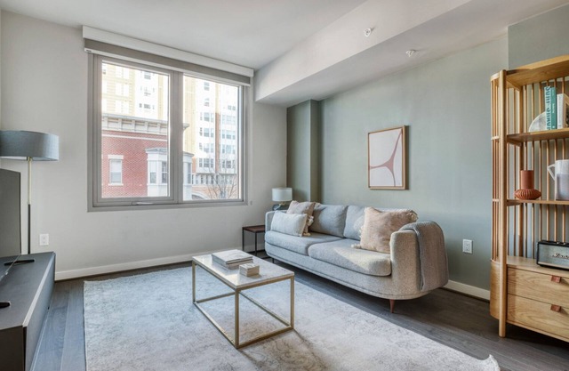 Blueground | Lyon Village, rooftop, nr Arlington Cemetery