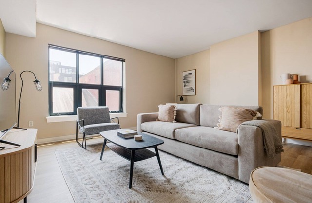 Blueground | Shaw, view, nr National Mall