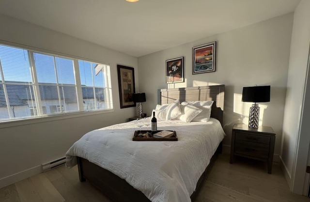 Blueprint Townhouse w/KING BD+Fast Wi-Fi+EV charging