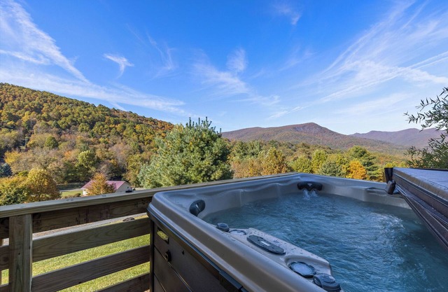 Bluff Mtn Retreat - Mountain Magic: October in the Carolinas