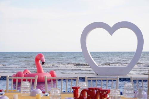 Bluocean Villa In Front of the Beach