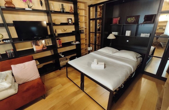 BnBNook - Cozy Studio in Historic Le Marais